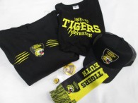 28-f26a-fan-set-6-tlg-neu-t-shirt-gr-m-hoodie-gr-m-basecap-autoschal-pin-flaschenoeffner-3632-1.jpg