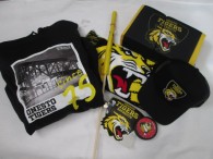 28-f6b-fan-set-7-tlg-neu-hoodie-gr-3xl-basecap-schal-flagge-sitzkissen-puck-aufkleber-3608-1.jpg