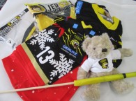 46-f84-1-fan-paket-7-tlg-3x-trikot-gr-l-xl-nummer-13-teddybaer-schluesselband-flagge-stulpen-nr-13-mini-shirt-nr-21-melnikow-3815-1.jpg