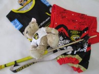 46-f86-1-fan-paket-5-tlg-shirt-gr-xl-teddybaer-schluesselband-flagge-stulpen-nr-87-handsigniert-3817-1.jpg